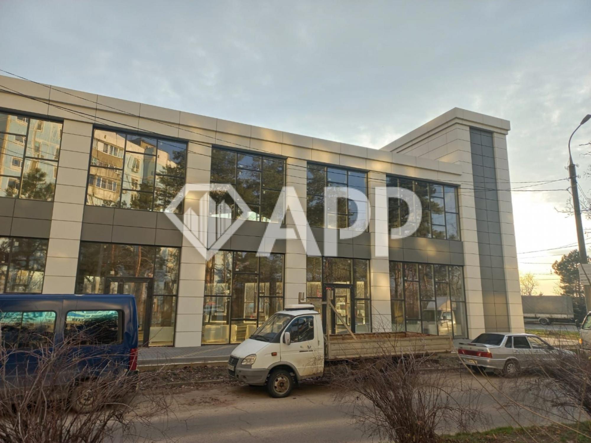 Сдать торговое помещение за 500 000 рублей на ул им. 70-летия Октября, 7
