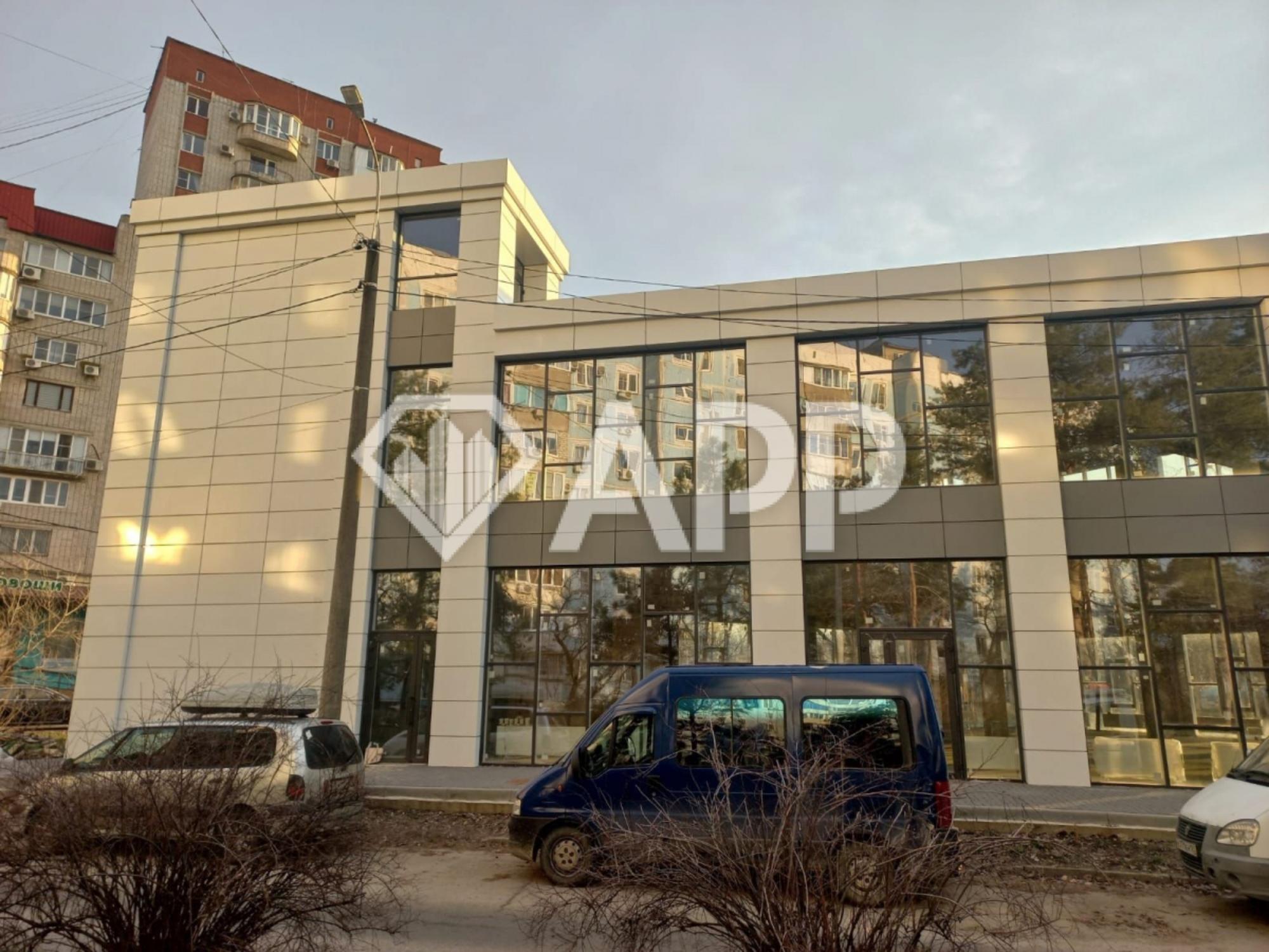 Сдать торговое помещение за 500 000 рублей на ул им. 70-летия Октября, 7