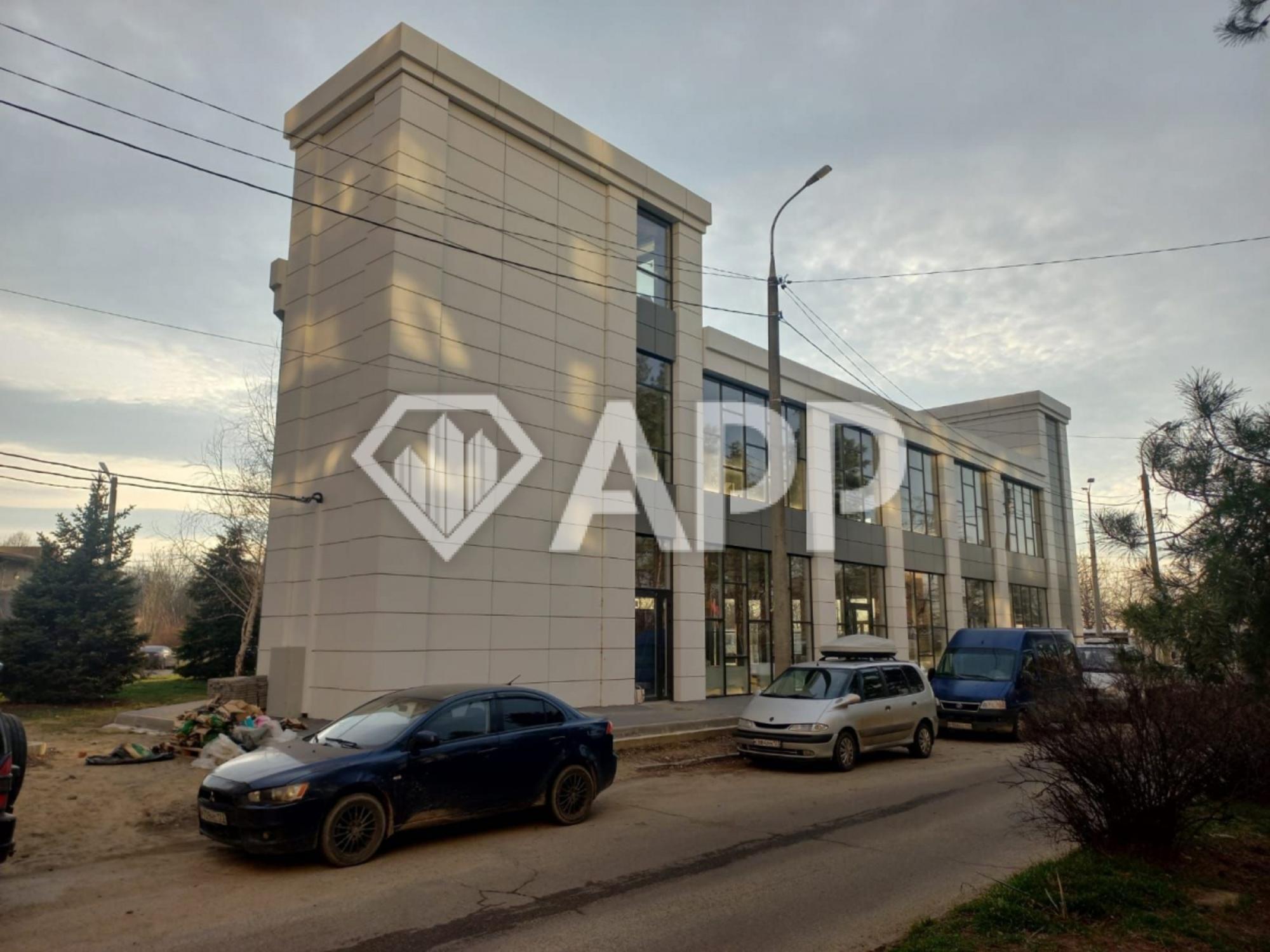 Сдать торговое помещение за 500 000 рублей на ул им. 70-летия Октября, 7
