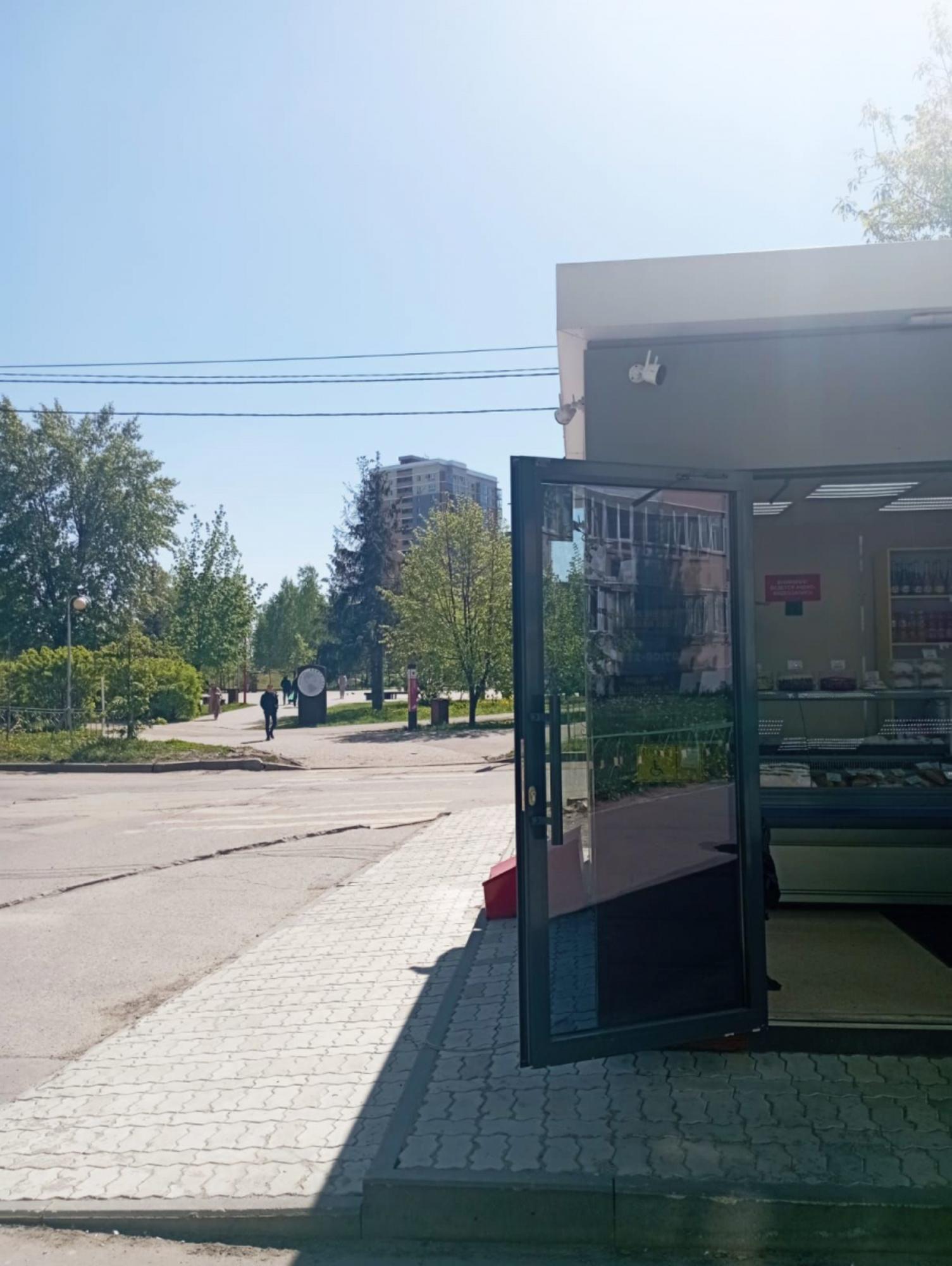 Сдать торговое помещение за 100 000 рублей на пр-кт Ямашева, 100