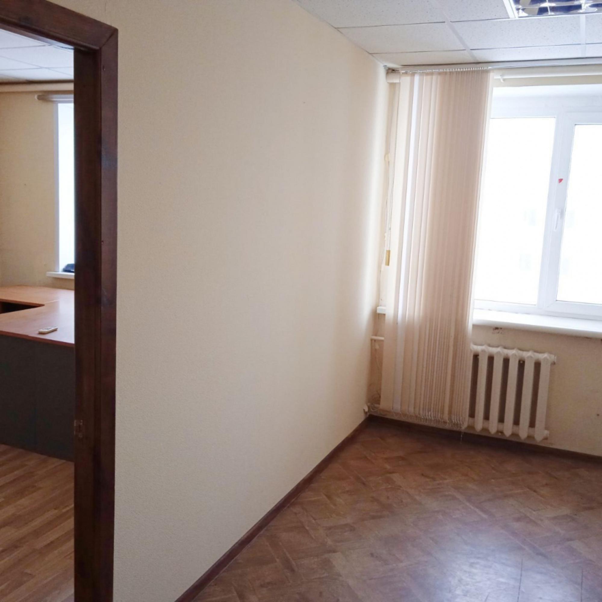 Сдать офис, помещение под офис за 12 000 рублей на пр-кт Кирова, 24
