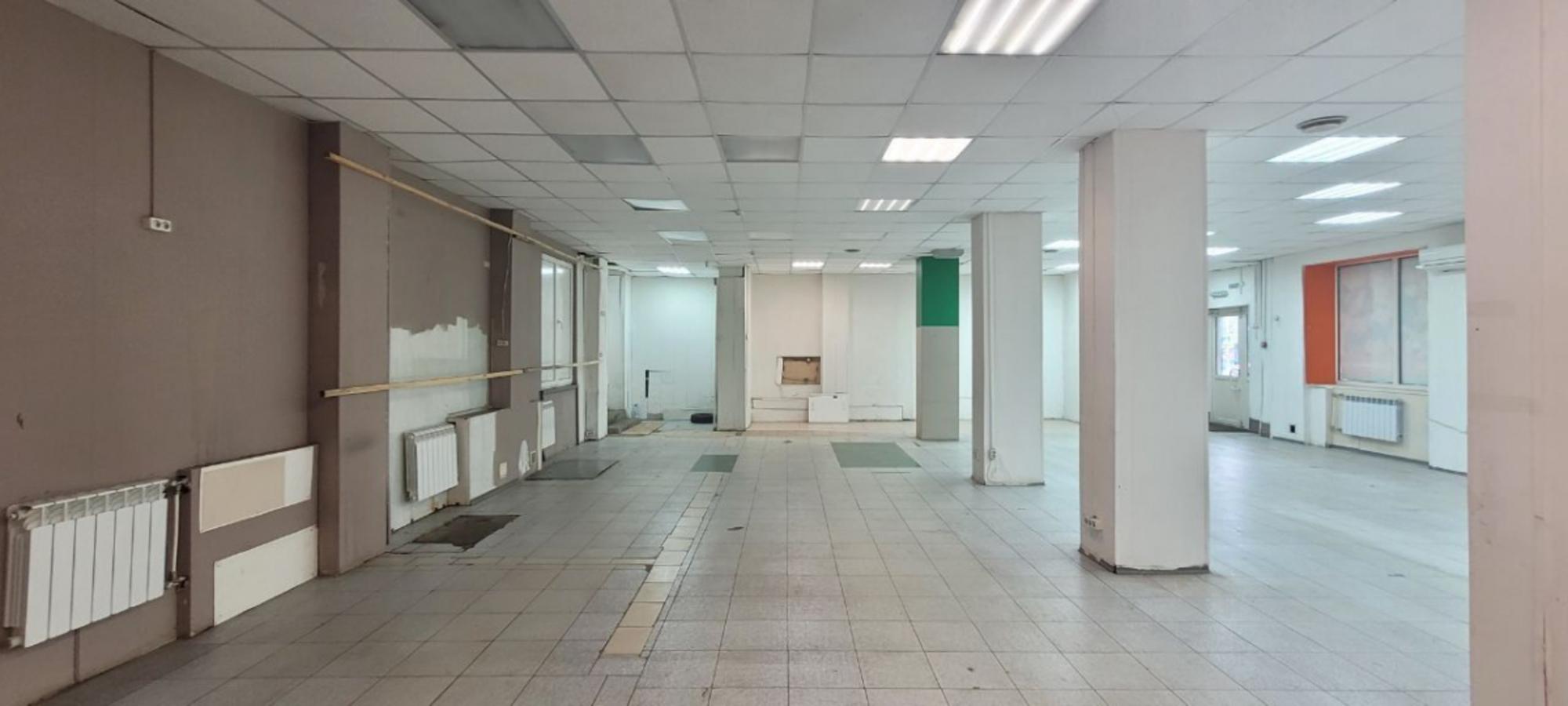 Сдать торговое помещение за 160 000 рублей на ул Мориса Тореза, 99