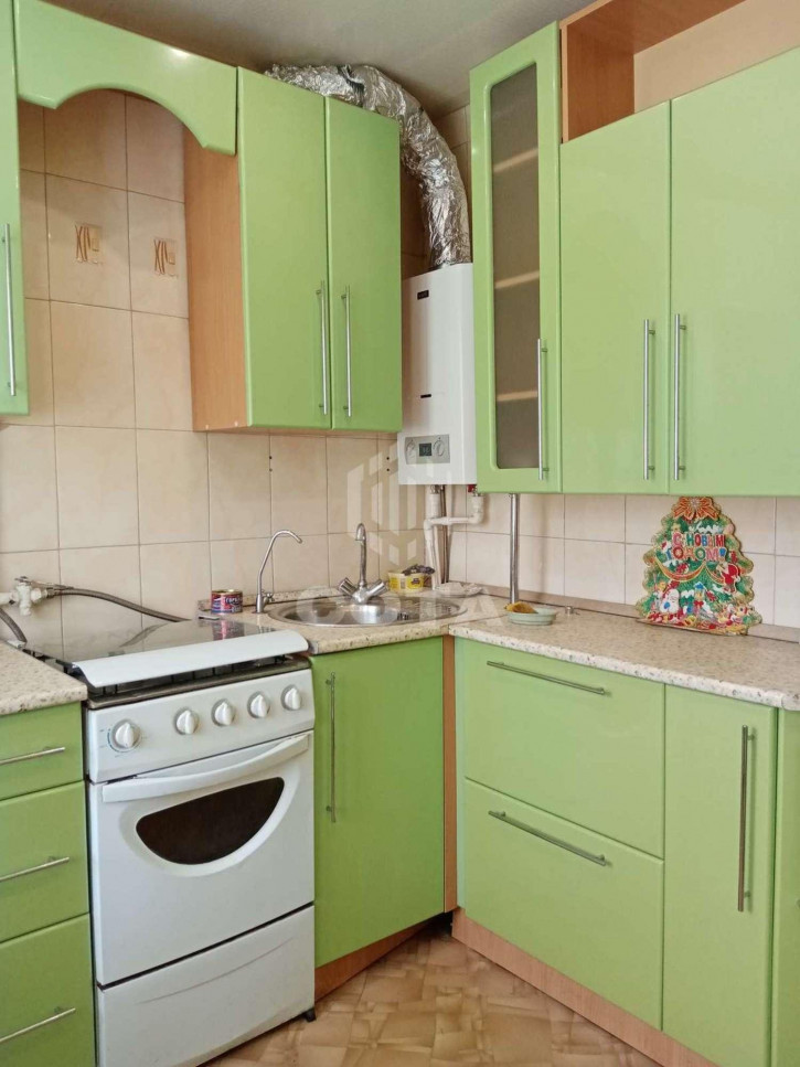 2-комн квартира Домостроителей улица, 45