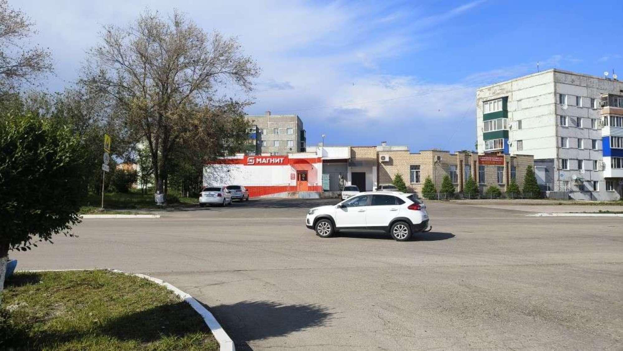 Сдать торговое помещение за 216 000 рублей на Нефтяников улица, 41