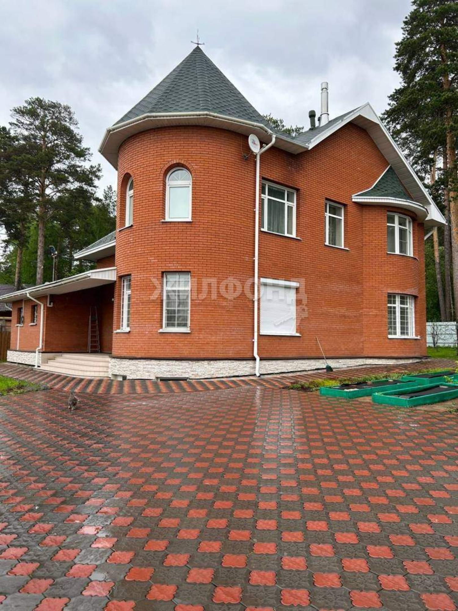 Купить дачу, дом, коттедж за 29 000 000 рублей на Советская улица, д.14а