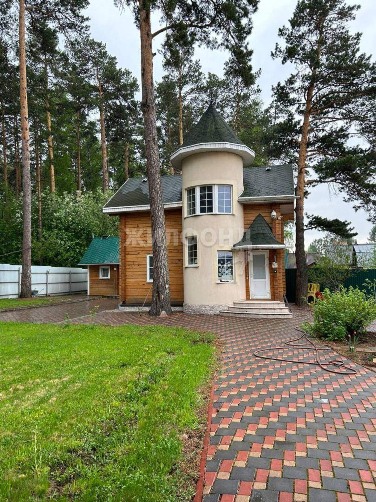 Купить дачу, дом, коттедж за 29 000 000 рублей на Советская улица, д.14а