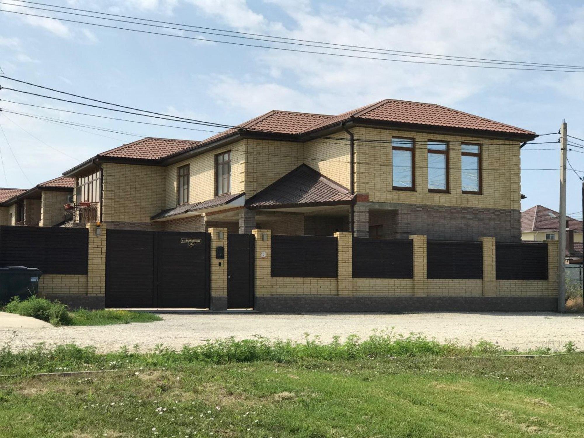 Купить дачу, дом, коттедж за 24 000 000 рублей на Аэродромная улица