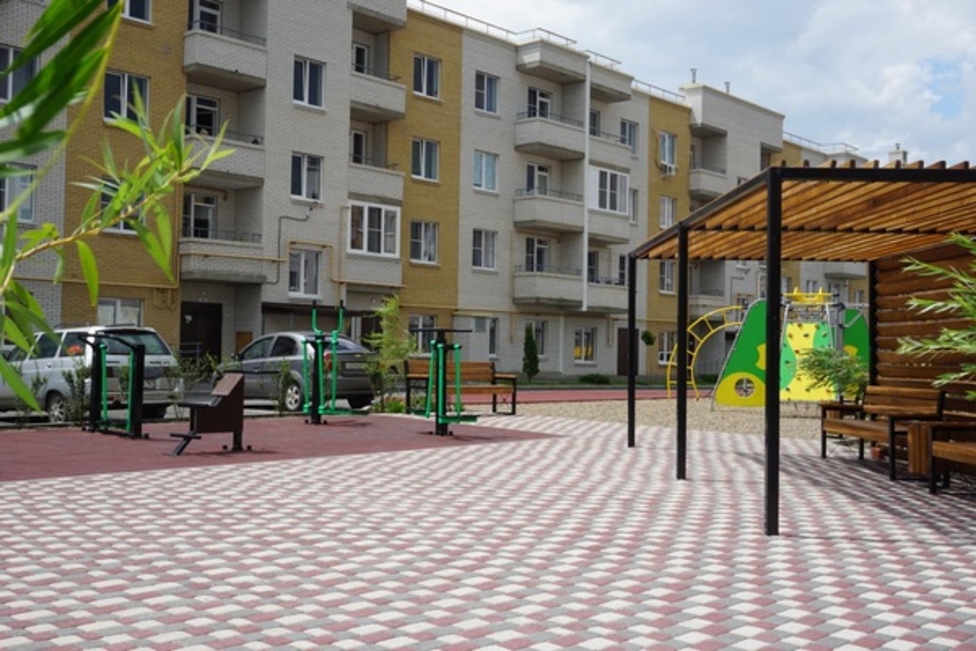Купить квартиру за 9 745 000 рублей на Батайск г, Леонова ул, 12к2