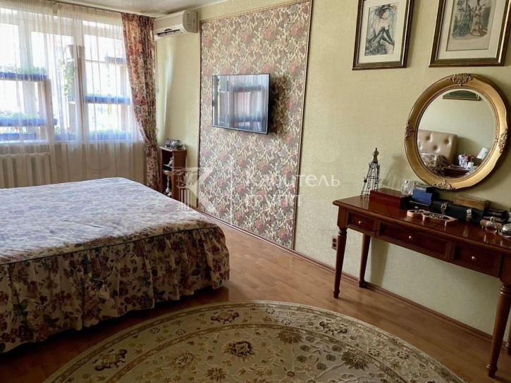 5-комн квартира ул Елизарова, 6