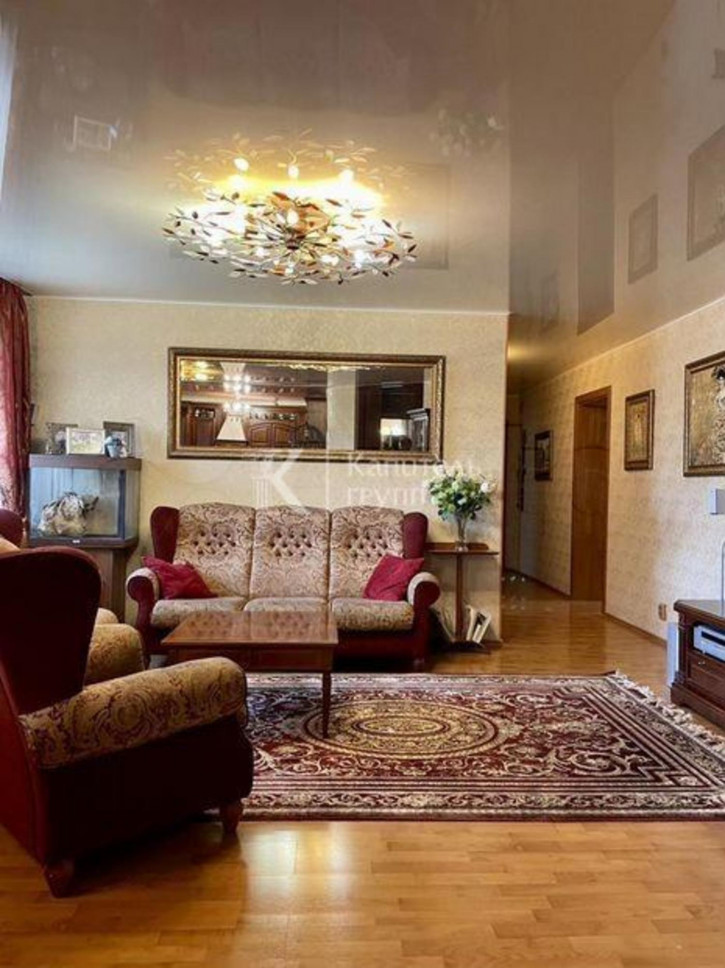 5-комн квартира ул Елизарова, 6