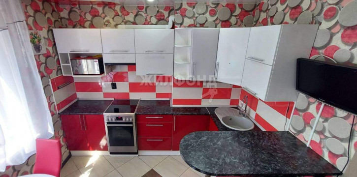 3-комн квартира Николая Сотникова улица, д.16