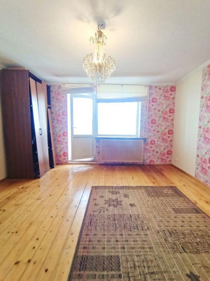 2-комн квартира Танкиста Александрова ул, 9