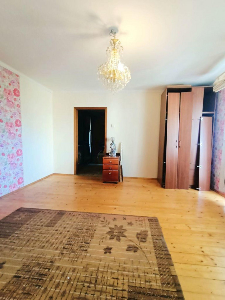 2-комн квартира Танкиста Александрова ул, 9
