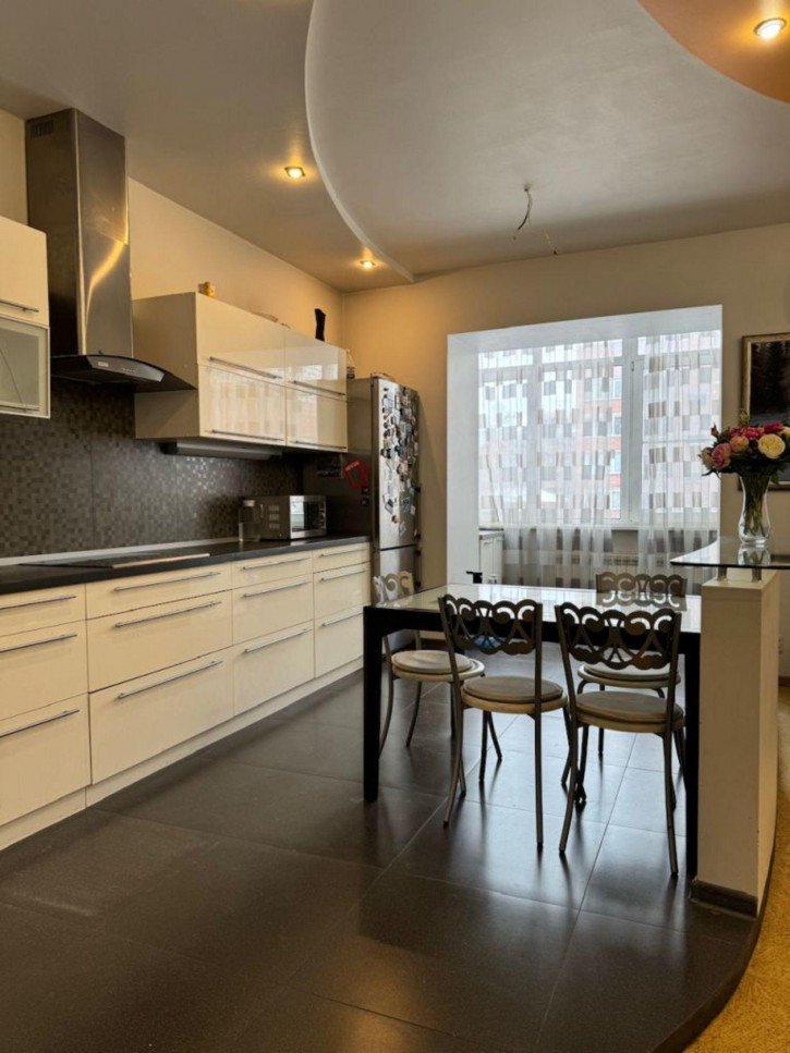 3-комн квартира Герцена ул, 56