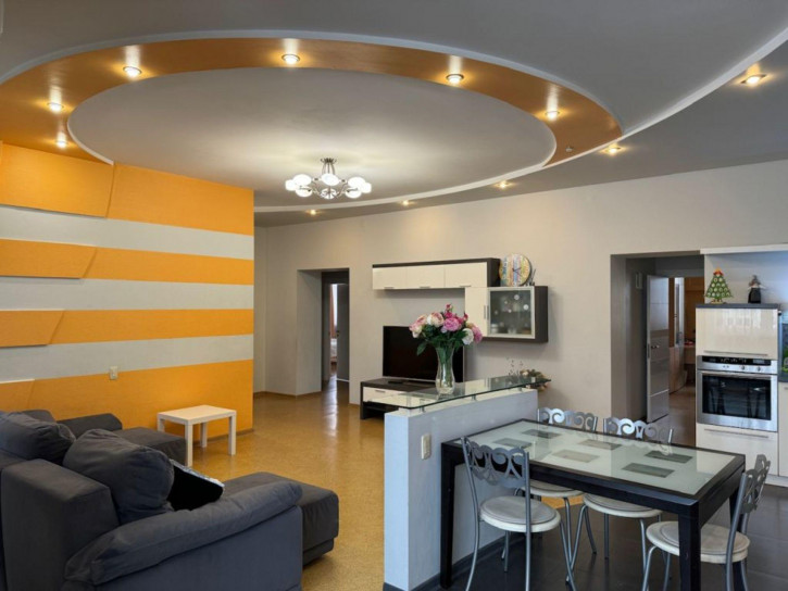 3-комн квартира Герцена ул, 56