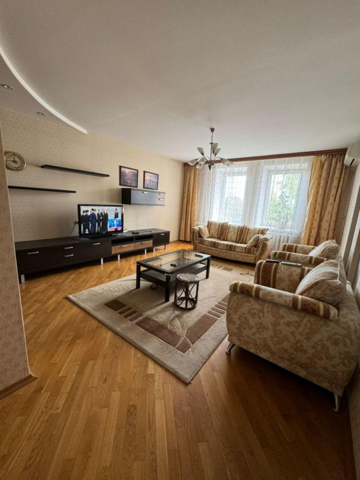 2-комн квартира Лидии Базановой ул, 5