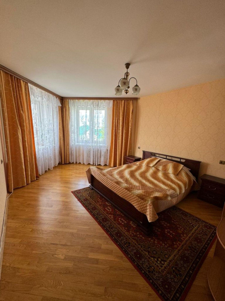 2-комн квартира Лидии Базановой ул, 5