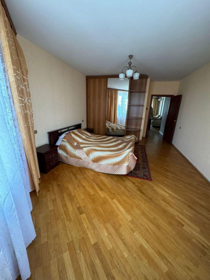 2-комн квартира Лидии Базановой ул, 5