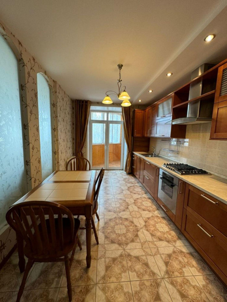 2-комн квартира Лидии Базановой ул, 5
