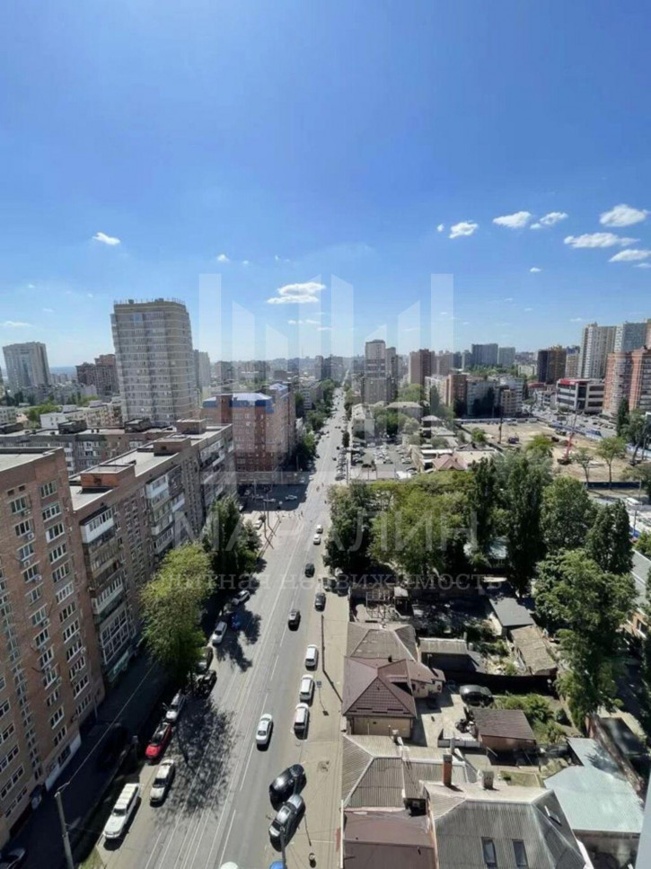 4-комн квартира Максима Горького, 267
