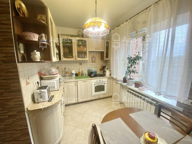 4-комн квартира ул. Новоузенская,  д.6