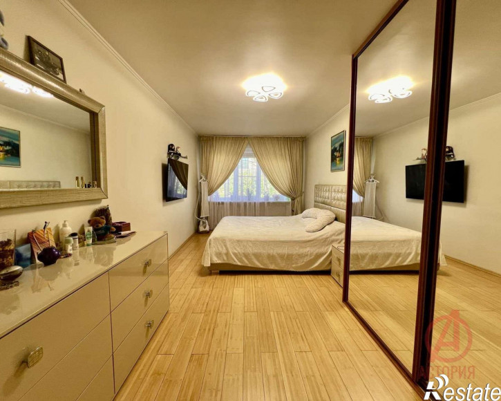 3-комн квартира Индустриальная улица, 1к6