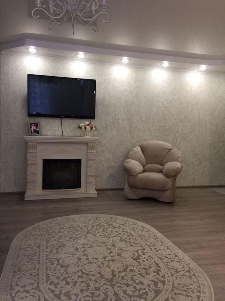 3-комн квартира Лунная ул, 30