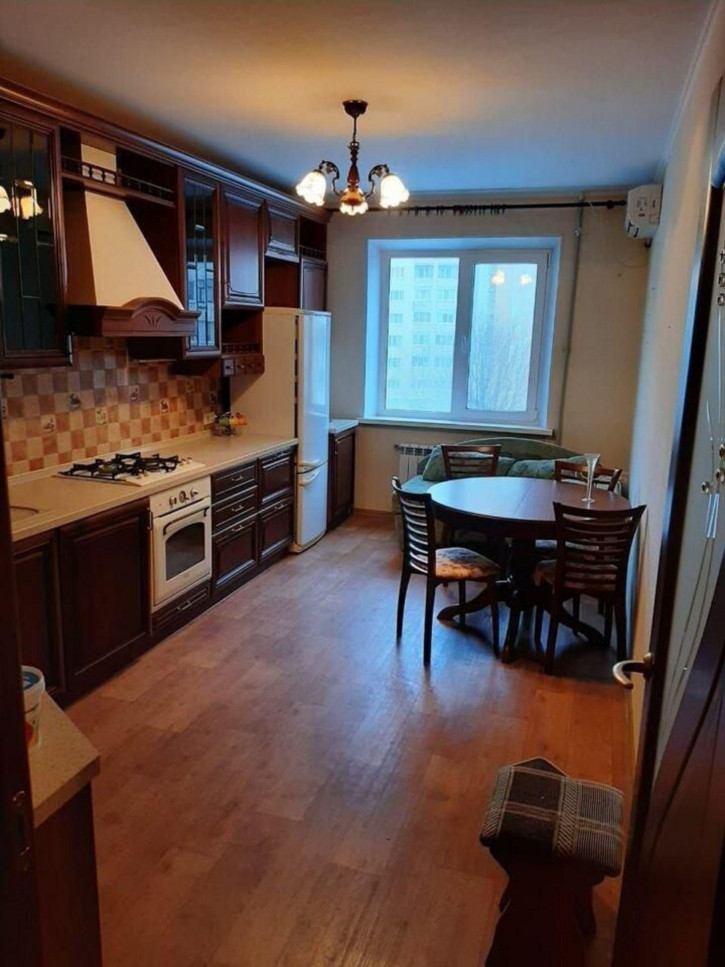 3-комн квартира Тархова ул, 27