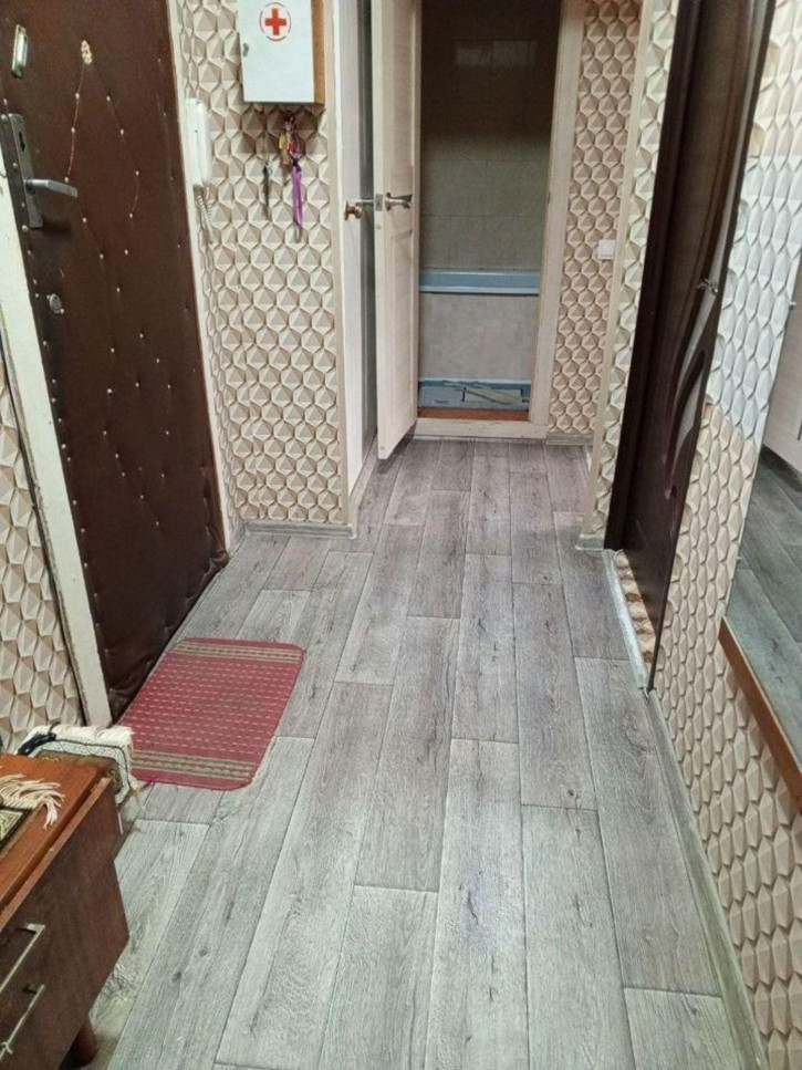 3-комн квартира Мамонтовой ул, 4