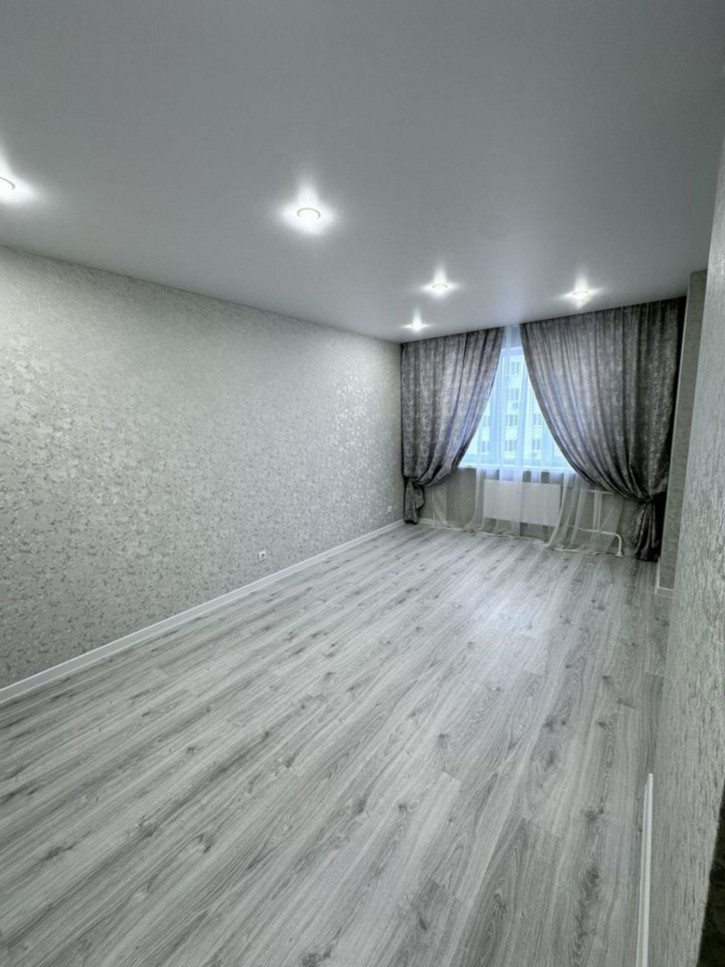 2-комн квартира Крайняя ул, 87А