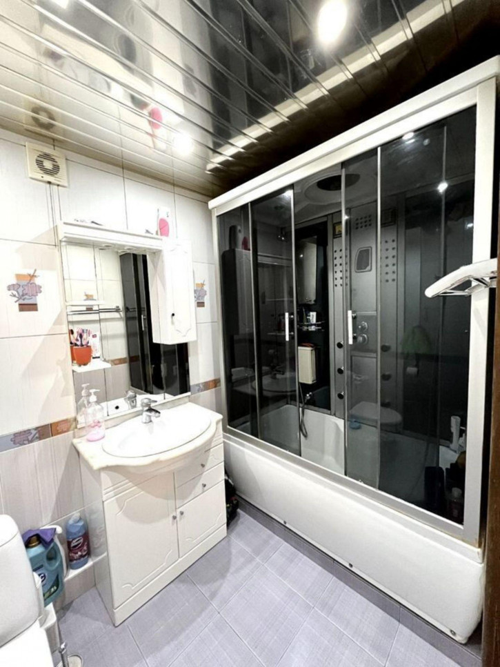 4-комн квартира Чехова ул, 8