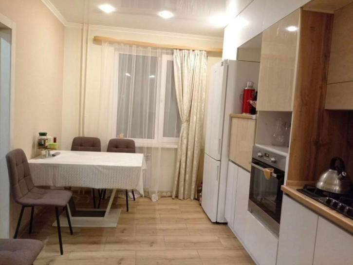 2-комн квартира Тархова ул, 45