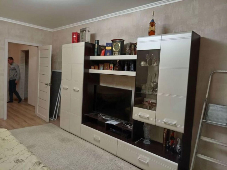 2-комн квартира Тархова ул, 45