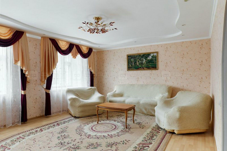 3-комн квартира ул. Юлиуса Фучика, дом 82