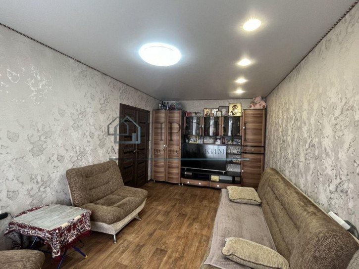 4-комн квартира Ливенская ул, 130