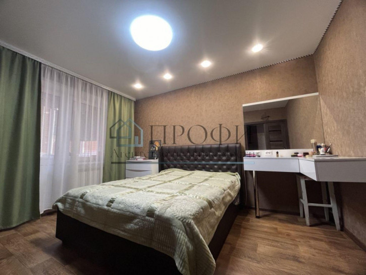 4-комн квартира Ливенская ул, 130