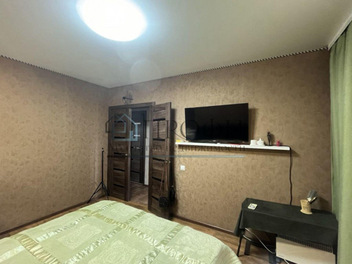 4-комн квартира Ливенская ул, 130