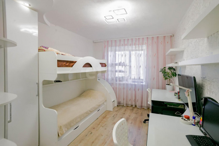 2-комн квартира улица Сергея Преминина, 10