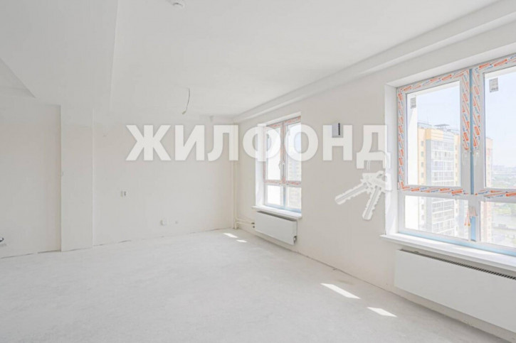 2-комн квартира Междуреченская, 3