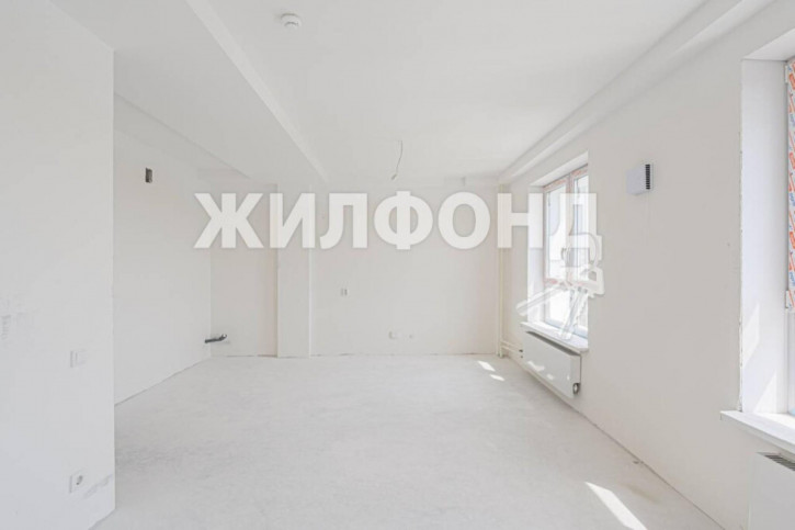 2-комн квартира Междуреченская, 3