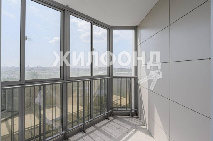 2-комн квартира Междуреченская, 3