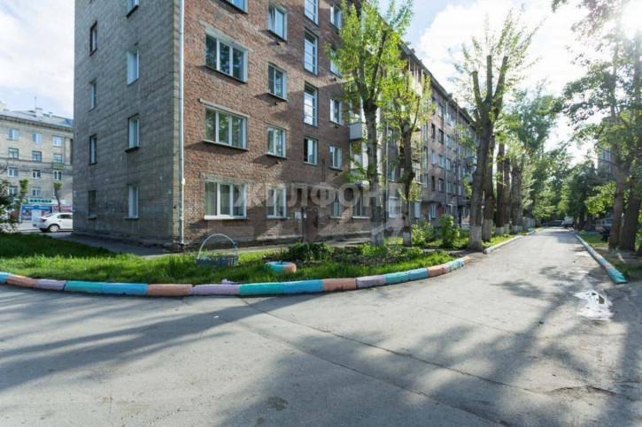 1-комн квартира Титова, 16