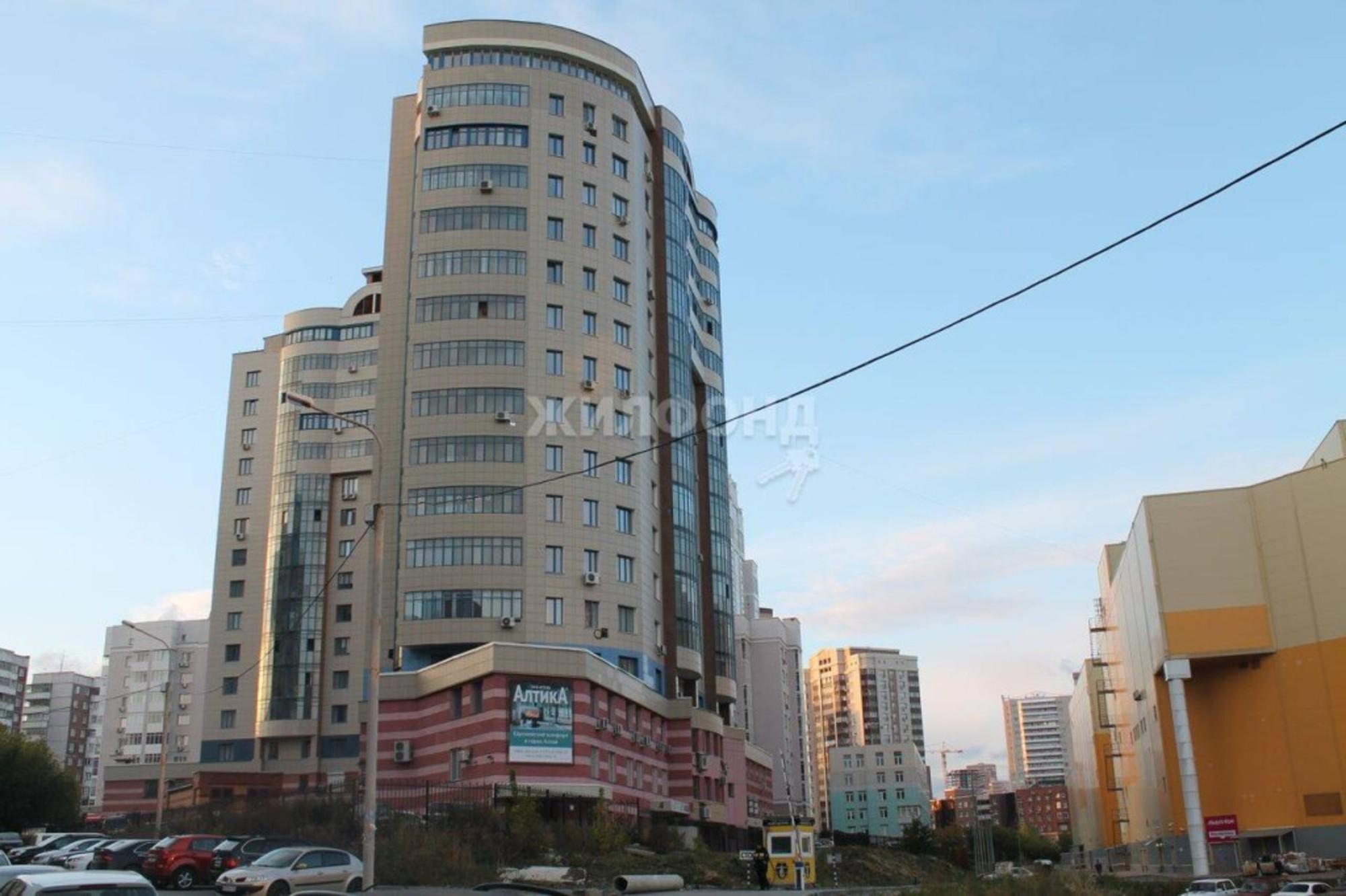 Купить квартиру за 20 000 000 рублей на Семьи Шамшиных, 16