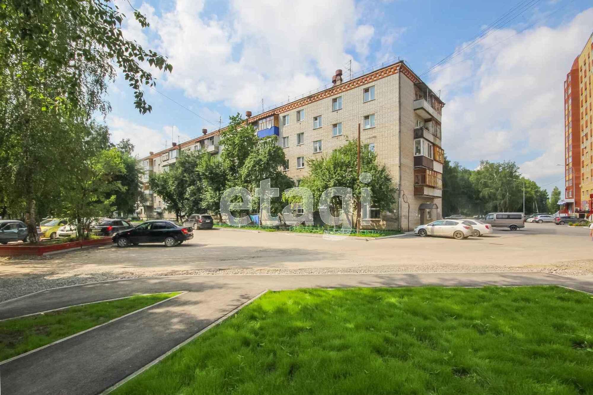 Купить квартиру за 5 000 000 рублей на Маршала Захарова, 5