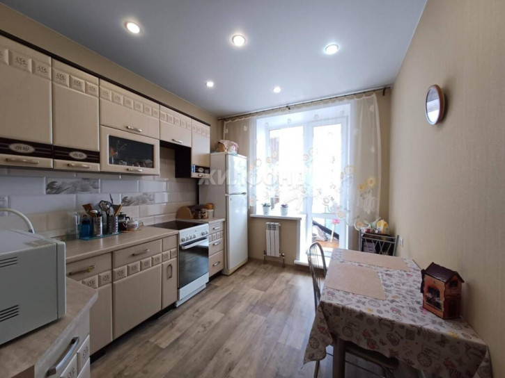 2-комн квартира Лейтенанта Амосова, 74