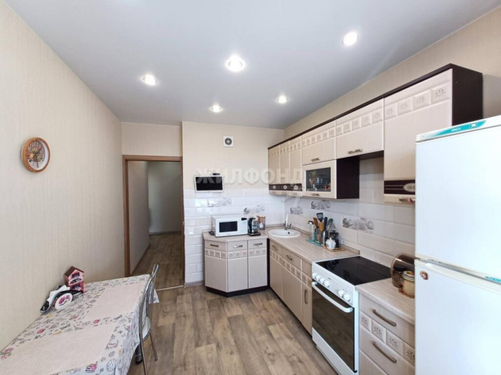 2-комн квартира Лейтенанта Амосова, 74