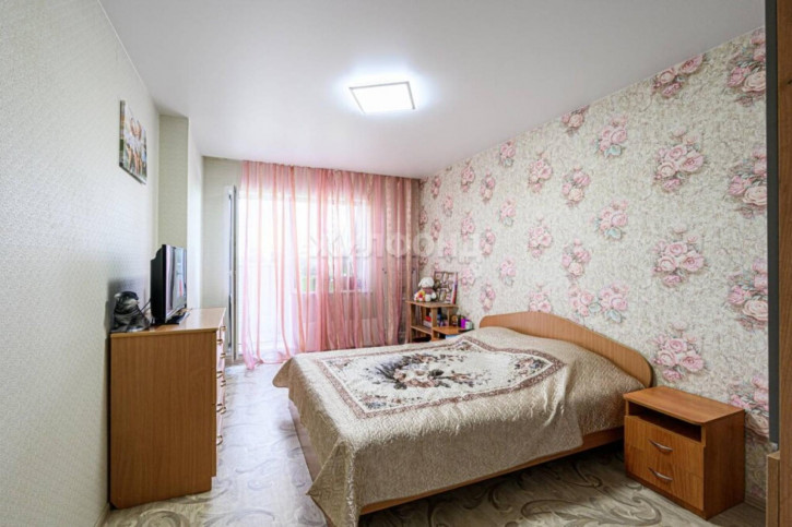 2-комн квартира Приморская, 24
