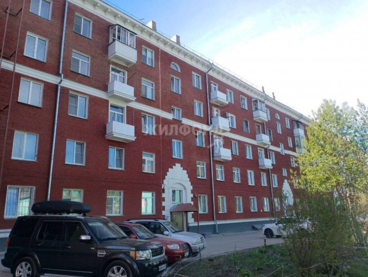 3-комн квартира Пархоменко, 4