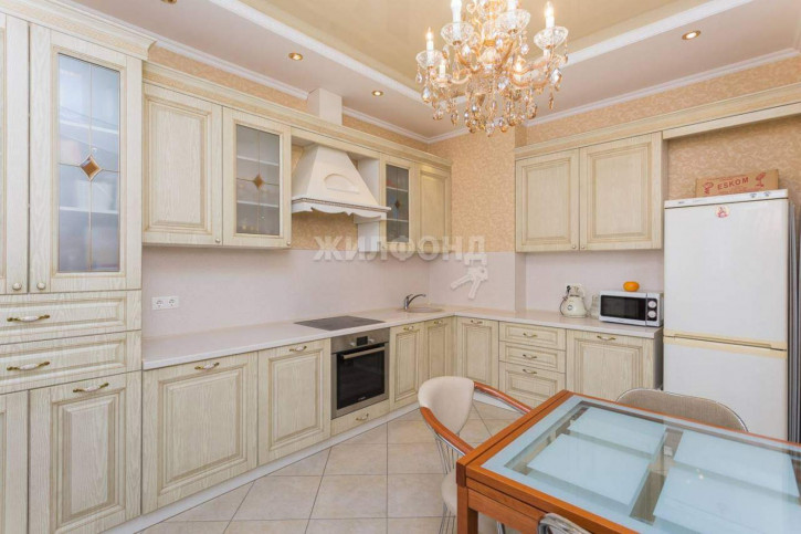 3-комн квартира Семьи Шамшиных улица, д.16