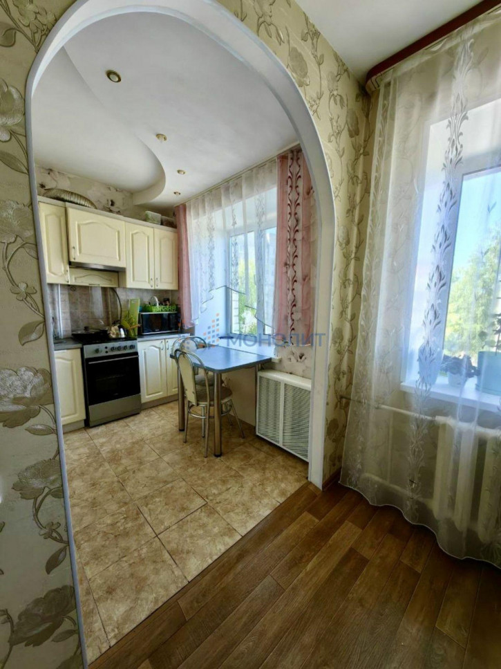 4-комн квартира Жуковского ул, 12а